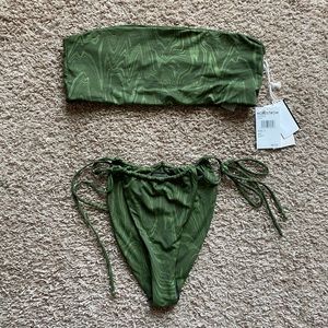 Good American Pest Swirl Bandeau Bikini